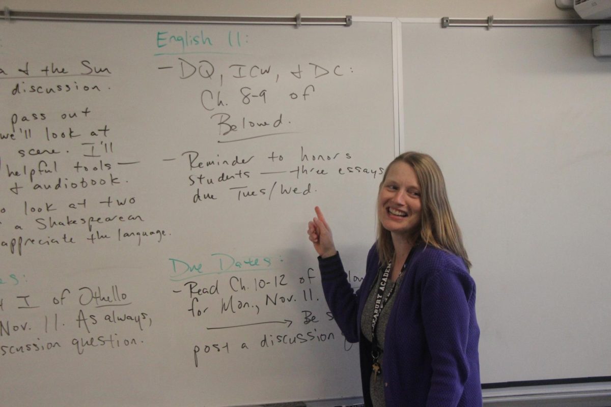 Faculty member Melissa Johnson engages in an insightful discussion. A poet, Johnson contributes interesting perspectives on written work. 